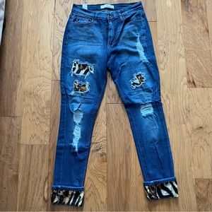 NWOT KANCAN leopard cuffed blue jeans sz 28 stretch pockets zipper